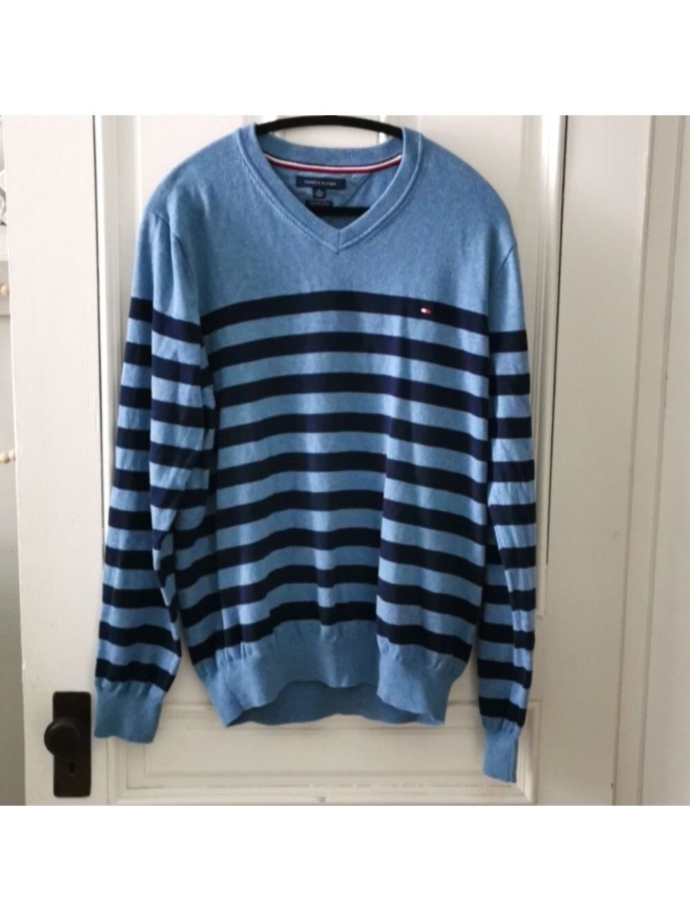 Tommy Hilfiger blue striped v-neck preppy sweater Wheres Waldo. Size XL EUC